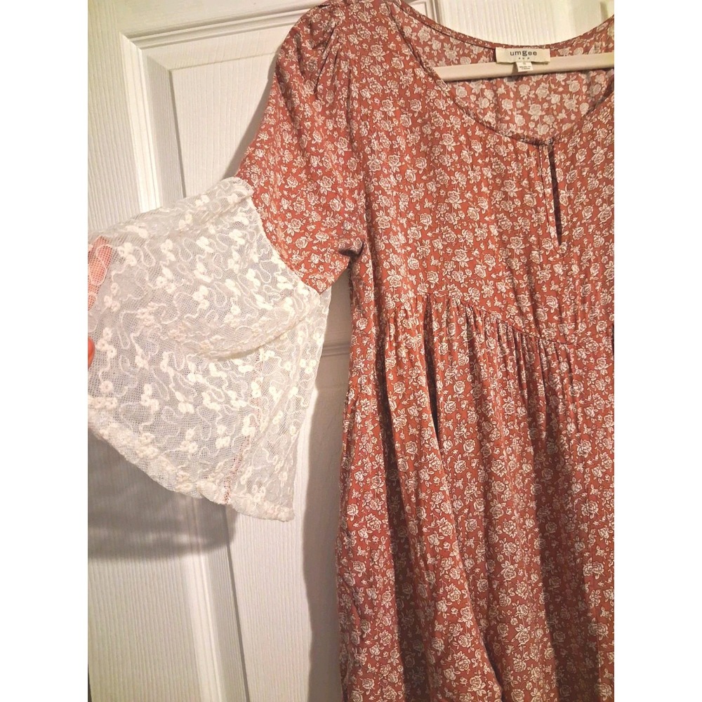 Umgee Small Rust Floral Flowy Blouse Lace Bell Sleeve Boho Western Cowgirl Top